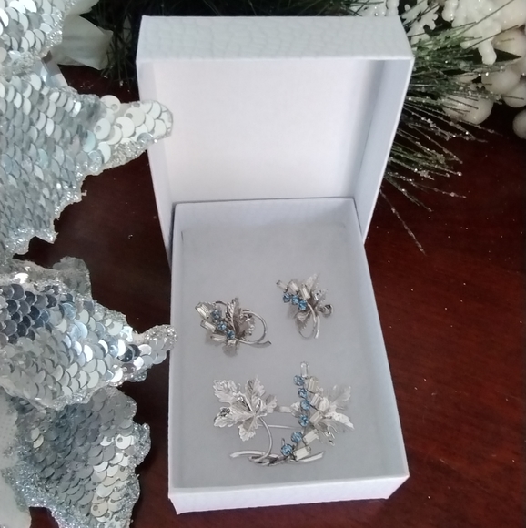Vintage Sterling Silver Sparkly Brooch & Earring Set signed Carl Art - Picture 12 of 16